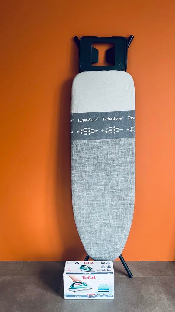 Stoomstrijkijzer Tefal + Strijkplank antraciet, Ophalen, Zo goed als nieuw, Strijkijzer met snoer