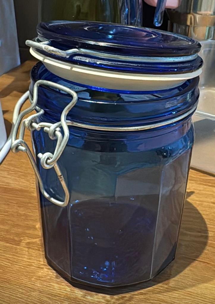 Gezocht! Glas Blauwe voorraadpot, Ophalen of Verzenden, Zo goed als nieuw, Glas, Pot, Bus of Blik