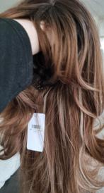Goudbruine pruik/haarwerk met highlights., Sieraden, Tassen en Uiterlijk, Uiterlijk | Haarverzorging, Ophalen of Verzenden, Nieuw
