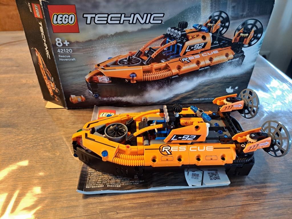 LEGO Technic 42120 Hovercraft - Zo goed als nieuw, Compleet, Lego, Ophalen of Verzenden, Zo goed als nieuw