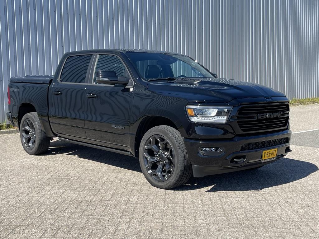 Dodge Ram 1500 pick up 4x4 Crew Sport etorque LPG (bj 2024), Auto's, Automaat, Gebruikt, Zwart, Bedrijf