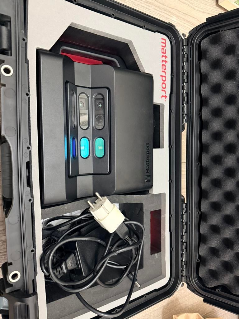 Matterport Pro2 + Manfrotto 190X. Compleet + Website!, 20x of meer, Zo goed als nieuw, Geheugenkaart, Ophalen