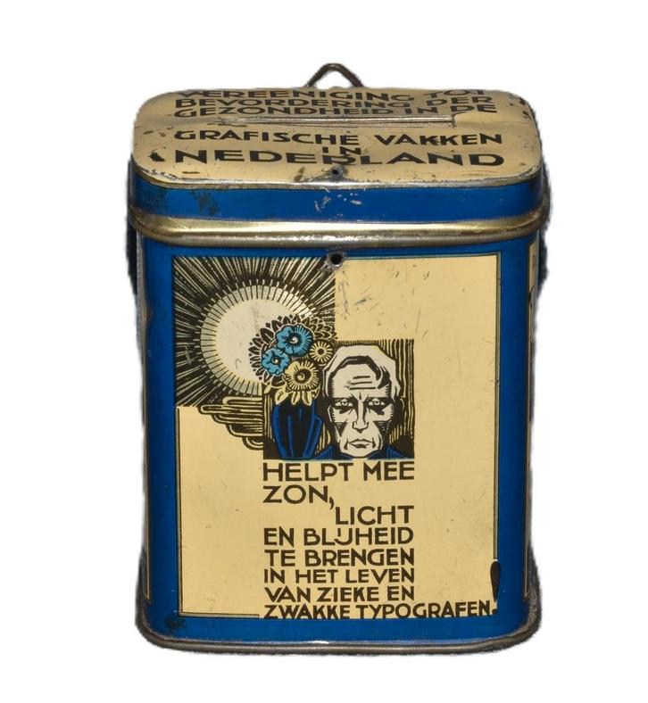 missieblikje Typografen Ontwerp Albert Hahn P. Eerbeek Zeist, Verzamelen, Blikken, Overige, Ophalen of Verzenden