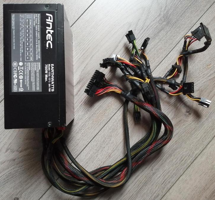 Antec 750 watt voeding, Computers en Software, Interne voedingen, Gebruikt, Ophalen of Verzenden