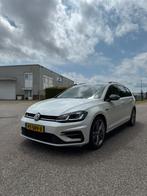 Volkswagen Golf Variant R-LINE VIRTUAL MASSAGE ACC CARPLAY, Voorwielaandrijving, Euro 5, 1195 kg, Zwart
