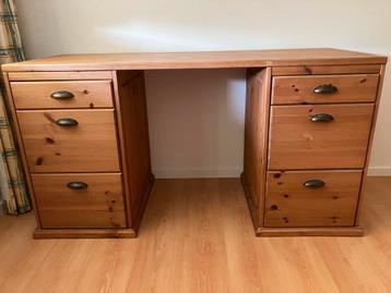 Massief Grenen Bureau met Laden - Zeer Goede Staat beschikbaar voor biedingen