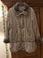 Beige Jas met Imitatie Bontkraag - Prizzi. Maat 40, Kleding | Dames, Maat 38/40 (M), Beige, Ophalen of Verzenden, Zo goed als nieuw