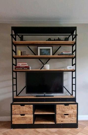 Gave industriële boekenkast/tvkast met ladder (Giga Meubel) beschikbaar voor biedingen