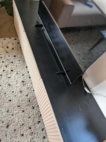 Besta tv meubel 180x40 zwart overgeschilderd 