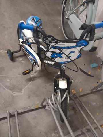 Stoere kinderfiets, met zijwieltjes! Perfecte staat. beschikbaar voor biedingen