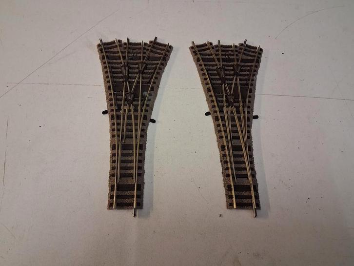 2 x fleischmann 6157 drieweg wissels in nieuwstaat, Hobby en Vrije tijd, Modeltreinen | H0, Zo goed als nieuw, Rails, Gelijkstroom