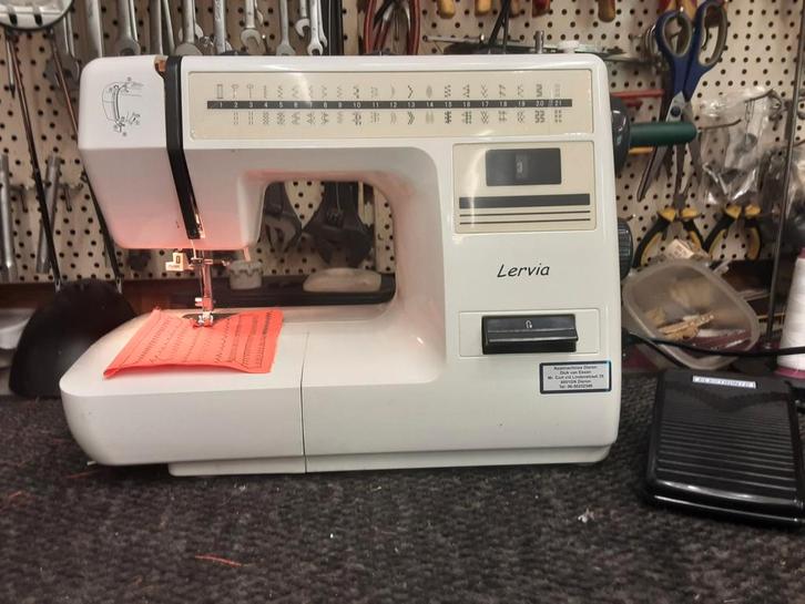 LERVIA NAAIMACHINE KH-4001, Hobby en Vrije tijd, Naaimachines en Toebehoren, Gebruikt, Naaimachine, Overige merken, Ophalen of Verzenden