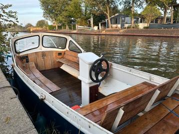 Stoere stalen grachten sloep met Honda 6pk 4T 2cylinder beschikbaar voor biedingen