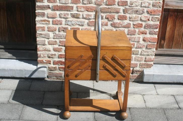 Stevige grote TORCK naaikist naaidoos (jaren 40/50), Hobby en Vrije tijd, Naaien en Fournituren, Gebruikt, Overige typen, Verzenden