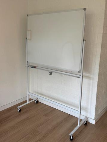Whiteboard op verrijdbaar onderstel – Nieuwstaat! beschikbaar voor biedingen