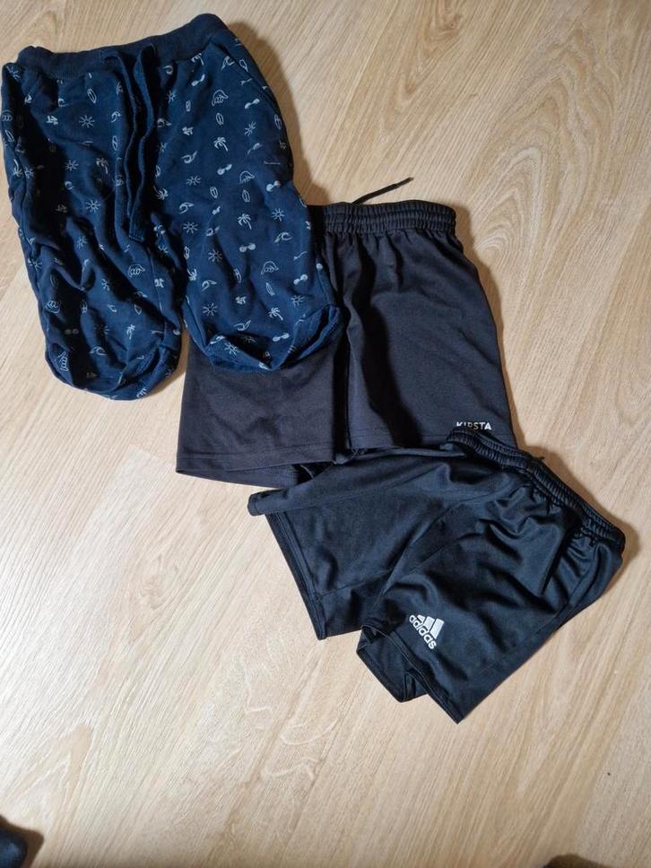 Sportbroeken maat 128 + Paw Patrol badjas, Kinderen en Baby's, Kinderkleding | Kinder-kledingpakketten, Gebruikt, Maat 128, Ophalen of Verzenden