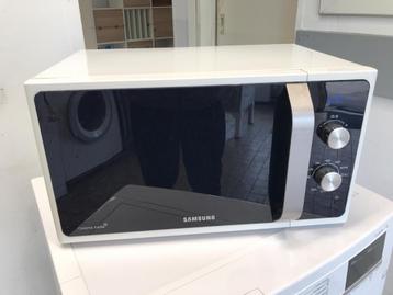 Te koop Samsung Magnetron & Grill 800Watt in Zeer Goed Staat beschikbaar voor biedingen