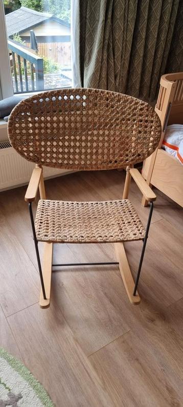 Schommelstoel van ikea  beschikbaar voor biedingen