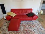 Rolf Benz bank met poef – stijlvol rood design (200 x 82 x 8, Huis en Inrichting, Banken | Bankstellen, Ophalen, Gebruikt, Driepersoons