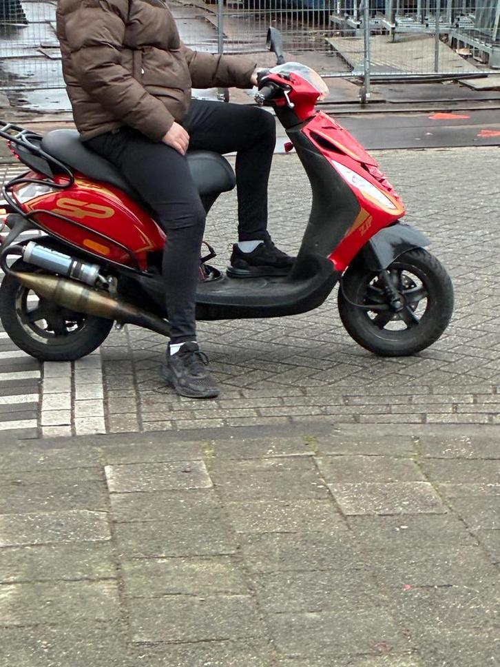 Piaggio zip 172cc a1, Fietsen en Brommers, Scooters | Piaggio, Zo goed als nieuw, Zip, Tweetakt, Ophalen