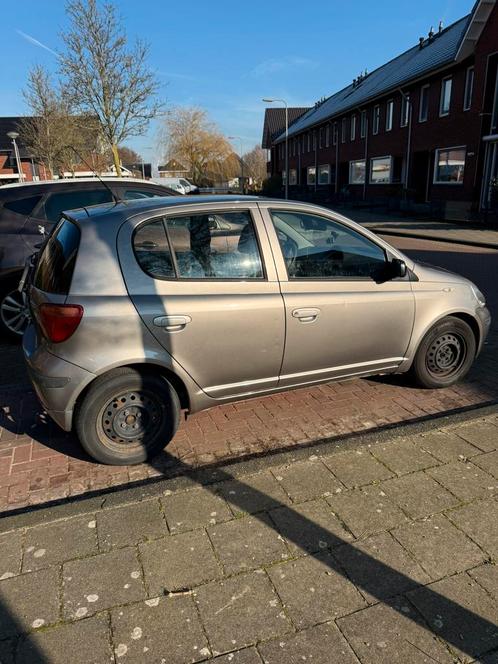 Toyota Yaris 1.3 16V Vvti 5DR Linea Terra 2003 Grijs, Auto's, Toyota, Particulier, Yaris, Benzine, B, Hatchback, Handgeschakeld