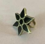 Vintage goudkleur ingelegd zwart git stenen grote boho ring, Ophalen of Verzenden, Met edelsteen, Dame, Goud