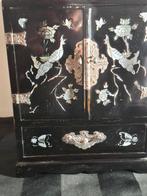 Japanlak sieraden kastje ingelegd met parelmoer., Ophalen of Verzenden
