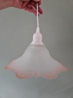 Vintage glazen hanglamp wit met roze, bloem, Huis en Inrichting, Lampen | Hanglampen, Gebruikt, Vintage, Ophalen of Verzenden