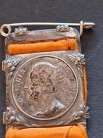 Zilveren hanger Wilhelmina met lint, Ophalen of Verzenden, Speld(je) of Lepel(tje)