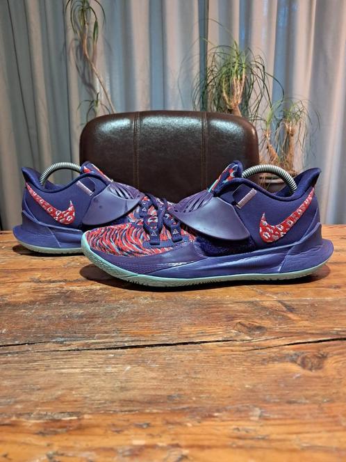 Nike Kyrie Low 3 'New Orchid' Size 41, Sport en Fitness, Basketbal, Zo goed als nieuw, Schoenen, Ophalen of Verzenden