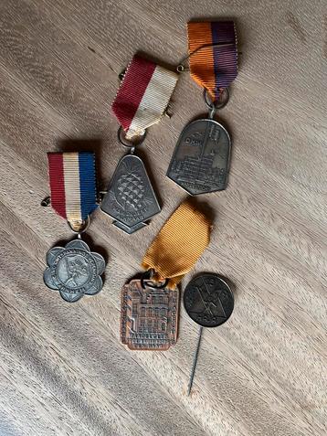 Set oude wandelmedailles – jaren ’40/’50 beschikbaar voor biedingen
