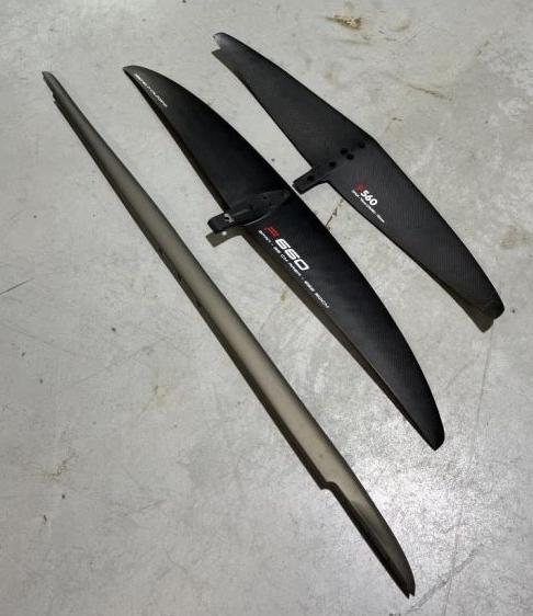 F4 Foils Slalom Windfoil Set 560, 660, Watersport en Boten, Windsurfen, Gebruikt, Overige typen, Met draagtas, 7 m² of meer, Ophalen