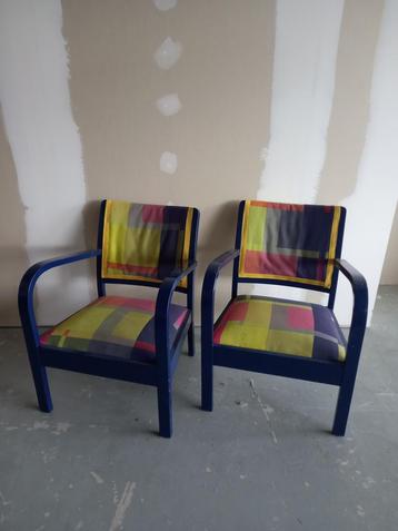 Diverse stoelen, gratis beschikbaar voor biedingen