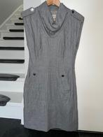 Karen Millen jurk wol 36 grijs gemêleerd gedrapeerde rolhals, Karen millen, Grijs, Knielengte, Ophalen of Verzenden