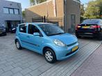 Daihatsu Sirion 2 1.0-12V Trend 3e Eigenaar! NAP APK 1 Jaar, Auto's, Daihatsu, Voorwielaandrijving, Gebruikt, 750 kg, Blauw