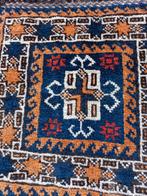 Kleine Perzische kleine tapijten, Ophalen