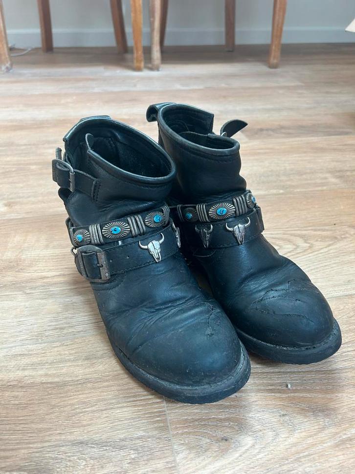 Zwarte enkellaarsjes met details, Kleding | Dames, Schoenen, Gedragen, Lage of Enkellaarzen, Zwart, Ophalen of Verzenden