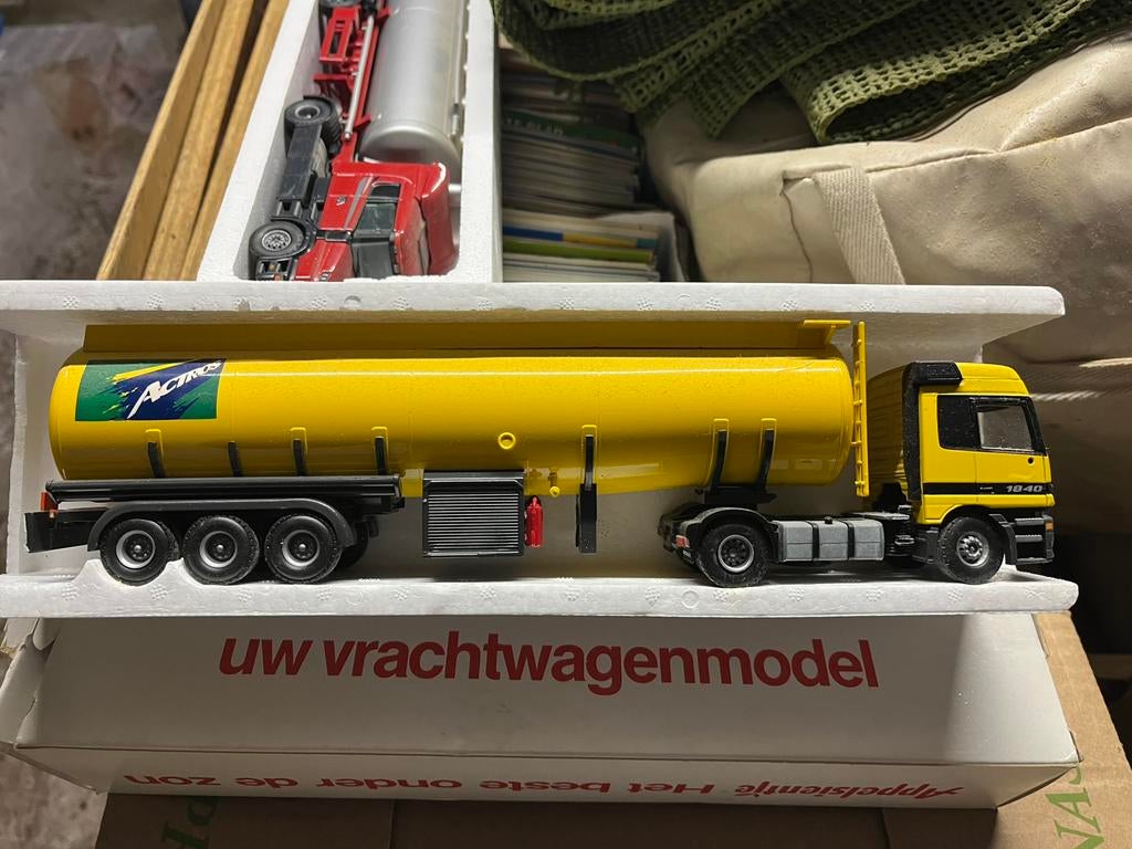 Miniatuur trucks tekno en lioncar in 1:50, Hobby en Vrije tijd, Modelauto's | 1:87, Ophalen of Verzenden, Zo goed als nieuw, Bus of Vrachtwagen