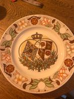 Vintage Bord met Wapen, Ophalen