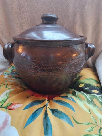 Aardewerken Stoofpot met Deksel Frankrijk curiosa brocante  beschikbaar voor biedingen