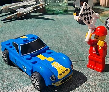 Lego. Race auto van de Shel met lego poppetje. beschikbaar voor biedingen