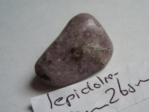 lepidoliet 4samen 26gram 4,38 trommelstenen 1 trommelsteen, Verzamelen, Mineralen en Fossielen, Mineraal, Ophalen of Verzenden