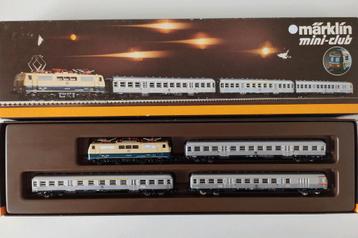 MÄRKLIN Z 8101 vierdelige treinset, locomotief+ 3 rijtuigen  beschikbaar voor biedingen