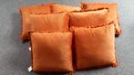 Mooie nieuwe sierkussens terra met fluffie rand 45 bij 45, Huis en Inrichting, Woonaccessoires | Kussens, Ophalen of Verzenden