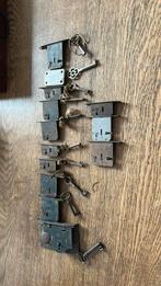 Oude sloten met sleutels., Doe-het-zelf en Verbouw, Hang- en Sluitwerk, Ophalen of Verzenden, Gebruikt, IJzer, Slot