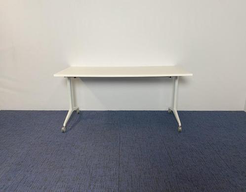 Verrijdbare/inklapbare tafel, wit blad, 160 x 80 cm., Huis en Inrichting, Bureaus, Gebruikt, Ophalen