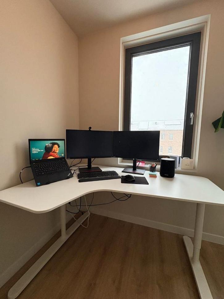 Wit bureau + onderstel - Ikea Bekant - in hoogte verstelbaar, Huis en Inrichting, Bureaus, Zo goed als nieuw, Bureau, In hoogte verstelbaar