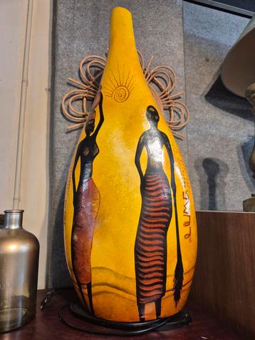 Decoratieve Afrikaanse Lamp beschikbaar voor biedingen