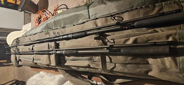 2x Daiwa Dictator-Z 12ft 2,75lb, Watersport en Boten, Hengelsport | Karpervissen, Zo goed als nieuw, Molen, Ophalen of Verzenden