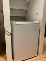Small fridge with freezer compartment (IKEA LAGAN), Witgoed en Apparatuur, Koelkasten en IJskasten, Met vriesvak, Zo goed als nieuw